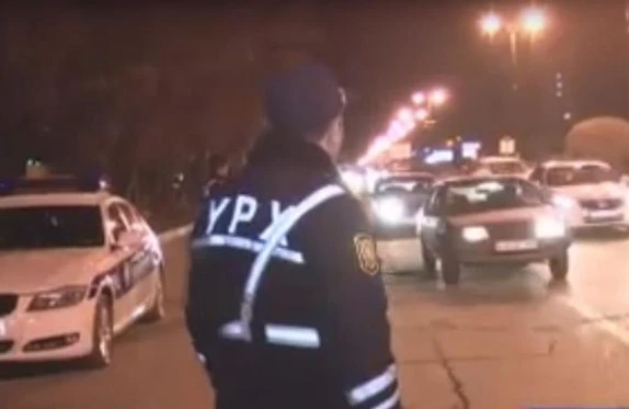 Sərxoş halda polisə yaxalanan sürücü hönkür-hönkür ağladı - VİDEO