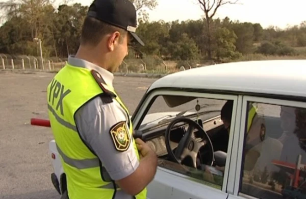 Bakıda reyd - Polis turistlə ingiliscə danışdı - VİDEO