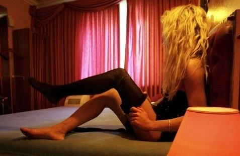 Bakıda ərəblərin fahişələrlə gecə klubu və oteldə görüntüləri - VİDEO