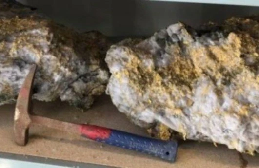 Qızılla örtülü iki nəhəng qaya tapıldı – Dəyəri 12 milyon dollardır