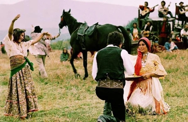 Qaraçılar haqqında 11 VƏHŞİ FAKT: Bakirə qızlar 14 yaşda... - FOTOLAR