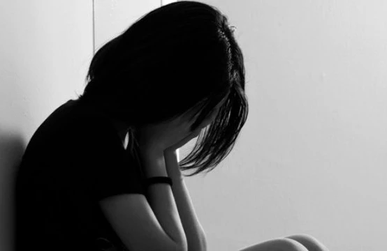 Bakıda tələbə qız kömək istədi: "Bədənimə aparat yerləşdirib, məni izləyirlər"