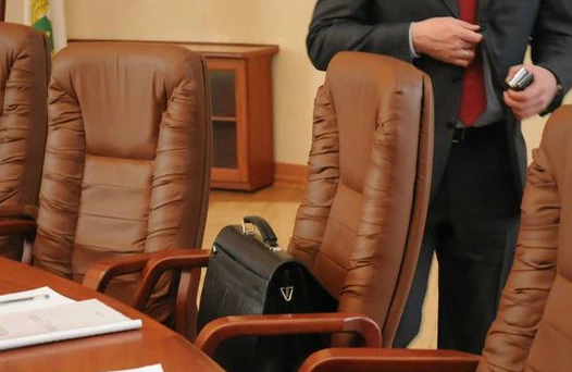 Prezidentin zənginə cavab vermədi, işdən qovuldu