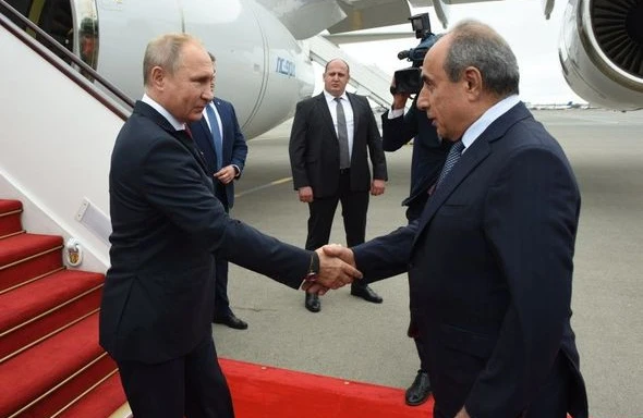 Владимир Путин уже в Баку  - ФОТО