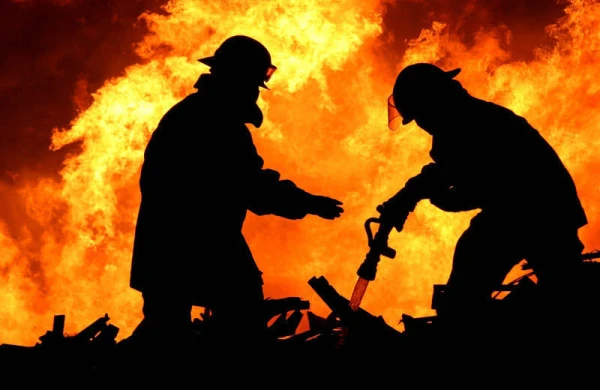 Binəqədidə yanğın: 15 nəfər təxliyə olundu