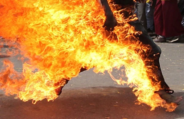 Yeznənin üstünə benzin töküb yandırdı - Tovuzda dəhşət