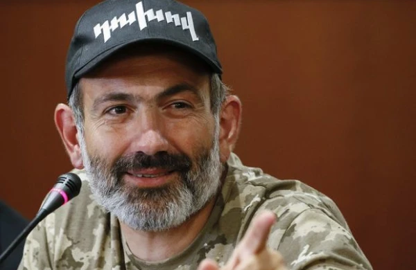 Paşinyana “like” qoyan Azərbaycan futbolçusu üzr istədi