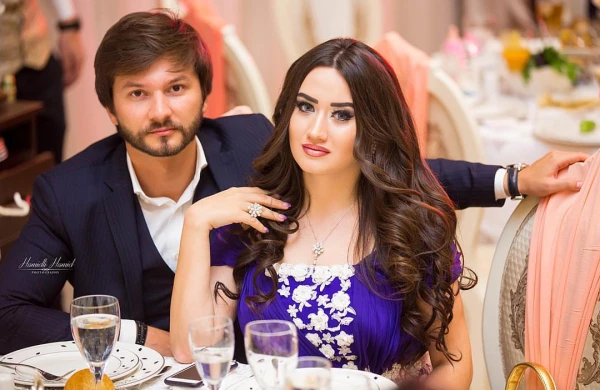 İşdən çıxarılan məmur qızından jurnalistə biabırçı cavab: "Gedin,si...n!" +FOTO