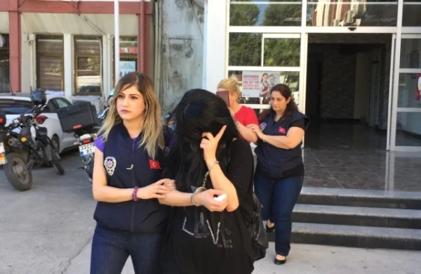 Turistlərlə  fahişəlik  edən azərbaycanlı qadınlar həbs edildi - VİDEO