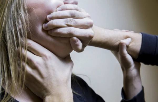 Bakıda kişi onunla cinsi əlaqədə olmaqdan imtina edən keçmiş arvadını qətlə yetirdi