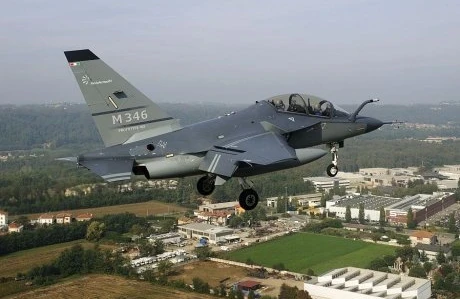 Azərbaycan İtaliyadan 10 təlim-döyüş təyyarəsi alıb - VİDEO