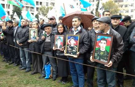 Siyahıda adı çıxmayan şəhidin vərəsələri nə etməli? - RƏSMİ QURUMDAN CAVAB +