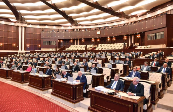 Parlamentdə “erotika” söhbəti