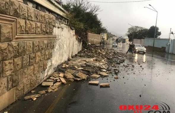 Bayılda sürüşmə: BİR EV DAĞILDI