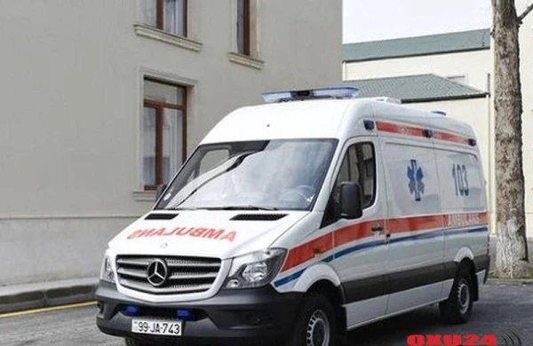 Azərbaycanda gənc xəstəxana işçisi küçədə qəfildən ölüb