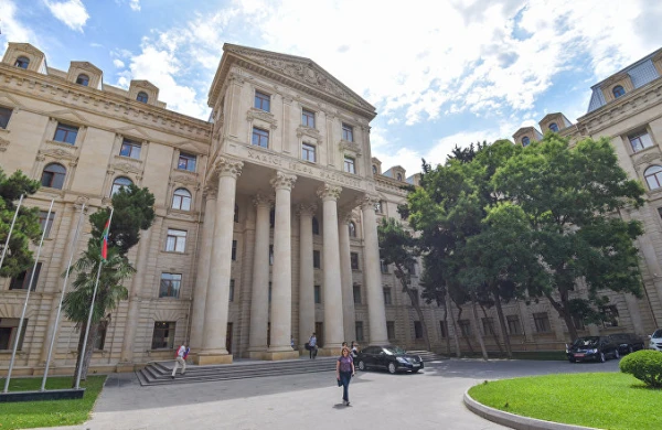 Azərbaycan Fransaya nota verdi - Qarabağa  görə