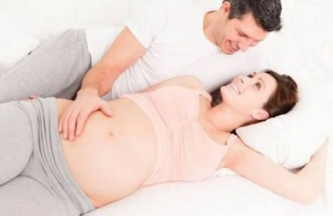 Hamiləlik  zamanı  sekslə məşğul olmaq olarmı? - (18+VİDEO)