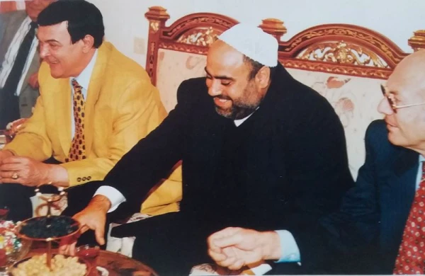 Bir şəklin tarixçəsi - Müslüm Maqomayev və Allahşükür Paşazadə - Peyğəmbər məscidinin ziyarətində sənətkarı heyrətə salan HADİSƏ