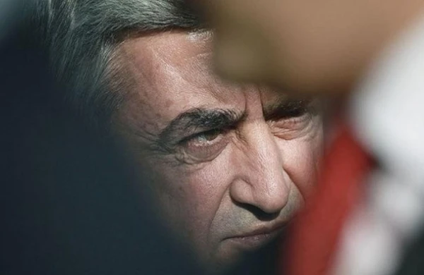 Sarkisyan ailəsi ilə birlikdə kəndə köçdü