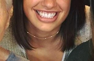 Qadın müəllim qız şagirdi ilə yatdı, məktəbdən qovuldu - FOTO