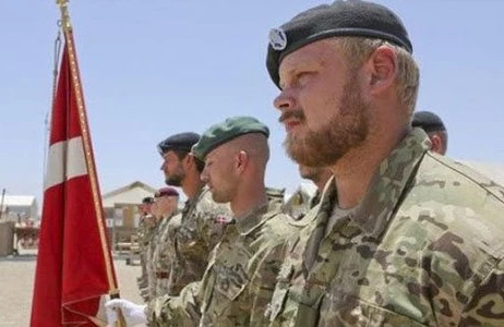 Baş Qərargah rəisinin sevgilisinə mayor rütbəsi verdiyi üzə çıxdı