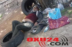 Bakıda ürək dağlayan mənzərə: Ayağı qırılmış kişi 5 gündür küçədə ac qalıb + VİDEO