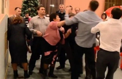 Bəyin keçmiş sevgilisi qəfil restorana girib təzə gəlini “yoldu” - Bakı toyunda kuryoz OLAY