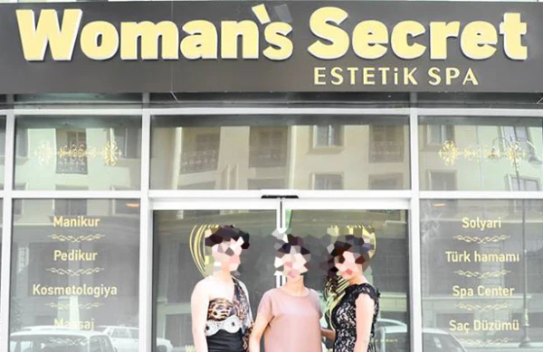 İşdən çıxarılan qalmaqallı məmur qadın hamamını satır - FOTOLAR