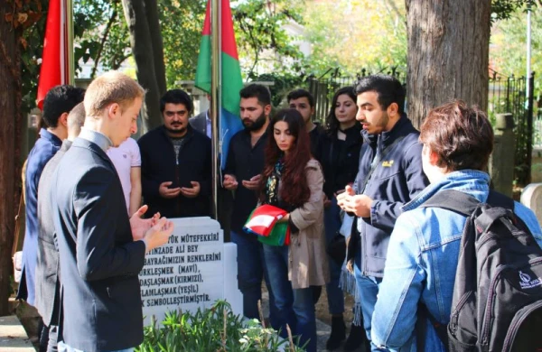 Əli Bəy Hüseynzadə Bayraq Günü münasibəti ilə İstanbulda yad edildi