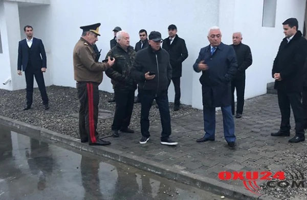 Kəmaləddin Heydərovla Baba Rzayev yanğın olan stansiyada - Foto