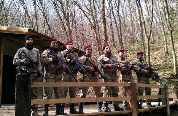 Kimdir bu "Bordo Bereli? - Dünyanı vahiməyə salan döyüşçülər haqqında ürək titrədən FAKTLAR+VİDEO