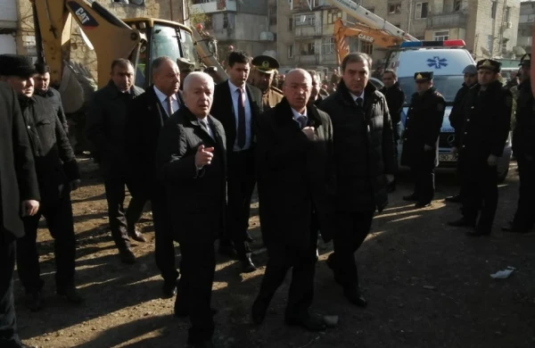 Nazir partlayış baş verən binada - Fotolar