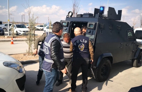 15 yaşlı oğlan uşağını zorlayan kişi belə tutuldu - VİDEO