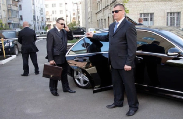 Hansı nazirlərimiz mühafizəçidən imtina edib?