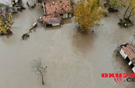 Sel fəlakəti: Ölən var - Məktəblərdə tətil elan edildi