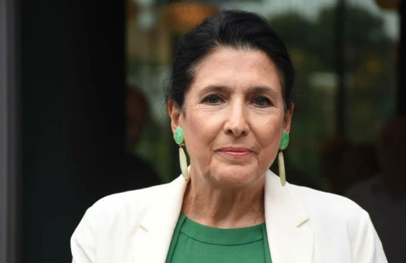 Gürcüstan ilk qadın prezidentini seçdi — Salome Zurabişvili kimdir?