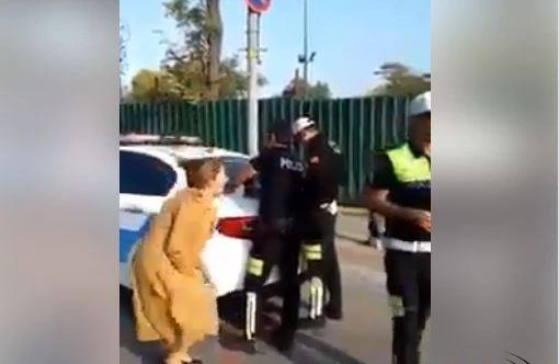 Polis qadın sürücünü saxladı Və görün nələr oldu - Türkiyə bu videodan danışır