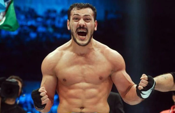 Mauqlinin nokauta saldığı idmançı  məşhur azərbaycanlının cangüdənidir +VİDEO