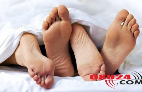 Parlamentdə şok: 2 kişi deputat tualetdə seks edərkən tutuldu