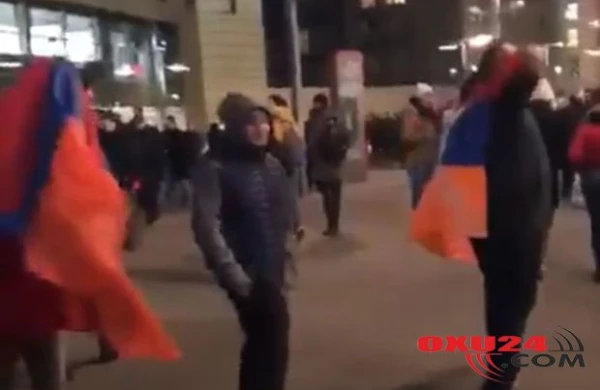 “Qaçın burdan!” — Azərbaycanlı azarkeşlər erməni təxribatçılarının dərsini verdi (VİDEO)