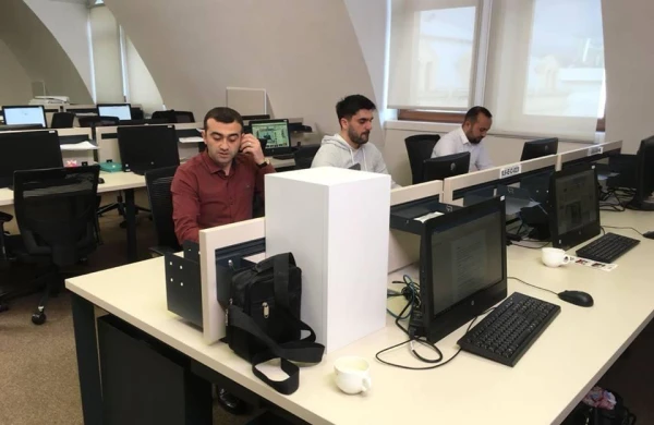 Azərbaycan televiziyasında  şok: 8  aparıcı verilişi yarımçıq qoyub, işdən çıxdı