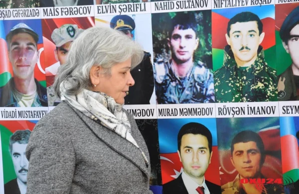 Şəhid anasından Mübariz İbrahimovu "qatil" adlandıran psixoloqa SƏRT CAVAB: "Getsin o erməni..."