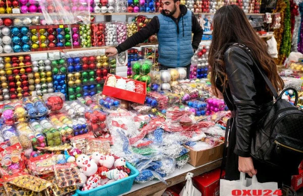 Paytaxtda təşkil olunan yeni yarmarkalara axın var: 10 qəpikdən 140 manatadək hər şey - FOTO
