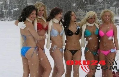 Görənlər şok olur: Qızlar alt paltarında qarın üzərində...+VİDEO