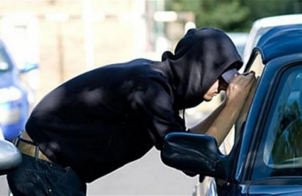 Qazax sakini 10-a yaxın vətəndaşın avtomobilini və pulunu mənimsəyib aradan çıxdı - VİDEO