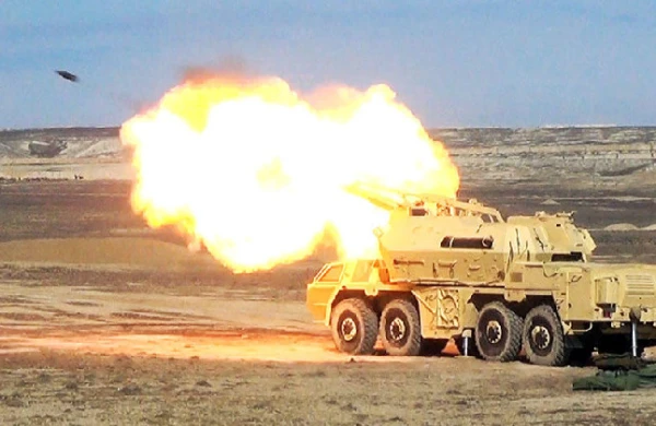 Azərbaycan özüyeriyən artileriyyanı düşmənə tuşladı - VİDEO