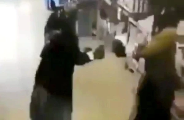 Marketdə çəkilən bu video rekord qırır: Yaşlı qadınlar görün nə edir