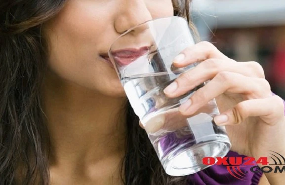 Səhər yeməkdən əvvəl su içməyin faydaları