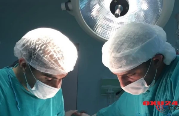 Bakıda əlində pirotexniki vasitə partladı… -Barmaqları dibindən üzüldü (Ürəyi zəiflər baxmasın+Fotolar)