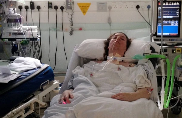 14 ildir komada yatan qadın zorlandı, uşağı dünyaya gəldi - Polis xəstəxanada çalışan kişiləri yoxlayır